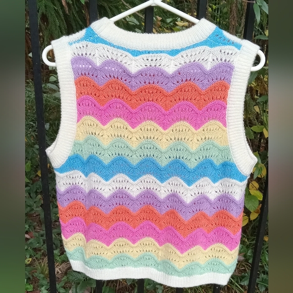 FRNCH Leana style sweater vest, size small - Picture 4 of 7